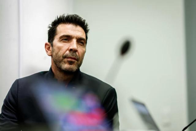 南宫NG-布冯：为使足球更精彩进球更多 球门得变大